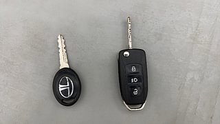 Used 2016 Tata Tiago [2016-2020] Revotron XZ Petrol Manual extra CAR KEY VIEW