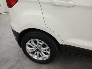 Used 2015 Ford EcoSport [2013-2015] Titanium 1.5L Ti-VCT AT Petrol Automatic dents MINOR SCRATCH