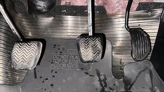 Used 2015 Toyota Corolla Altis [2014-2017] G Petrol Petrol Manual interior PEDALS VIEW