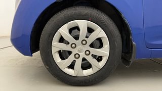 Used 2015 Hyundai Eon [2011-2018] Sportz Petrol Manual tyres LEFT FRONT TYRE RIM VIEW