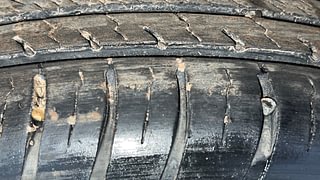 Used 2019 Maruti Suzuki Swift [2017-2021] LXI Petrol Manual tyres RIGHT REAR TYRE TREAD VIEW