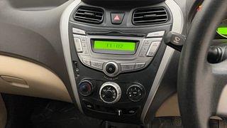 Used 2015 Hyundai Eon [2011-2018] Sportz Petrol Manual top_features Integrated (in-dash) music system