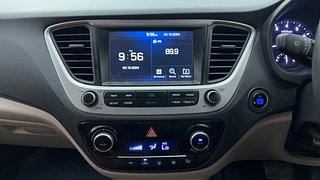 Used 2019 Hyundai Verna [2017-2020] 1.6 VTVT SX + AT Petrol Automatic interior MUSIC SYSTEM & AC CONTROL VIEW