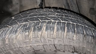 Used 2015 Renault Duster [2012-2015] RxL Petrol Petrol Manual tyres RIGHT REAR TYRE TREAD VIEW