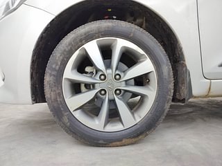 Used 2016 Hyundai Elite i20 [2014-2018] Asta 1.2 (O) Petrol Manual tyres LEFT FRONT TYRE RIM VIEW