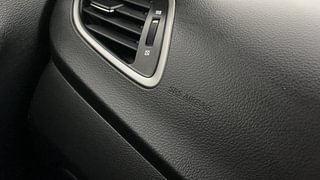 Used 2020 Maruti Suzuki Baleno [2019-2022] Zeta Petrol Petrol Manual top_features Airbags