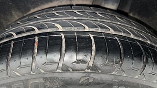 Used 2016 Maruti Suzuki Baleno [2015-2019] Zeta Petrol Petrol Manual tyres LEFT REAR TYRE TREAD VIEW