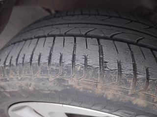 Used 2016 Hyundai Elite i20 [2014-2018] Asta 1.2 (O) Petrol Manual tyres RIGHT FRONT TYRE TREAD VIEW