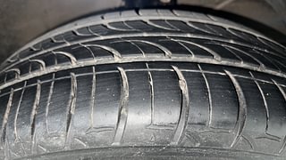 Used 2016 Maruti Suzuki Baleno [2015-2019] Zeta Petrol Petrol Manual tyres RIGHT FRONT TYRE TREAD VIEW