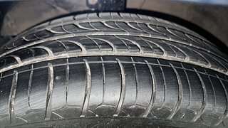 Used 2016 Maruti Suzuki Baleno [2015-2019] Zeta Petrol Petrol Manual tyres LEFT FRONT TYRE TREAD VIEW