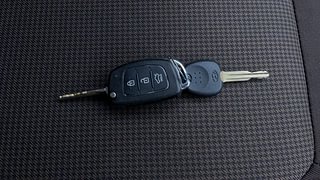 Used 2014 Hyundai i20 [2012-2014] Sportz 1.2 Petrol Manual extra CAR KEY VIEW