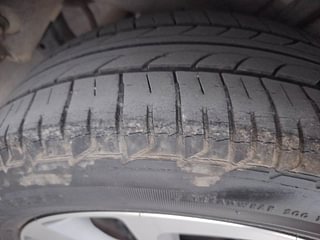 Used 2016 Hyundai Elite i20 [2014-2018] Asta 1.2 (O) Petrol Manual tyres LEFT REAR TYRE TREAD VIEW