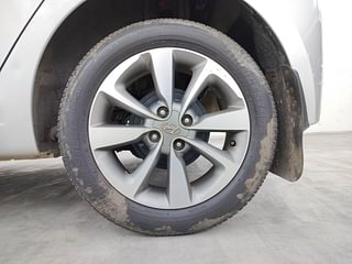 Used 2016 Hyundai Elite i20 [2014-2018] Asta 1.2 (O) Petrol Manual tyres LEFT REAR TYRE RIM VIEW