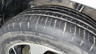 Used 2020 Maruti Suzuki Baleno [2019-2022] Zeta Petrol Petrol Manual tyres LEFT FRONT TYRE TREAD VIEW