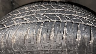 Used 2015 Renault Duster [2012-2015] RxL Petrol Petrol Manual tyres LEFT FRONT TYRE TREAD VIEW