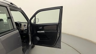 Used 2013 Maruti Suzuki Wagon R 1.0 [2013-2019] LXi CNG Petrol+cng Manual interior RIGHT FRONT DOOR OPEN VIEW