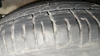 Used 2015 Hyundai i10 magna 1.1 Petrol Manual tyres LEFT FRONT TYRE TREAD VIEW