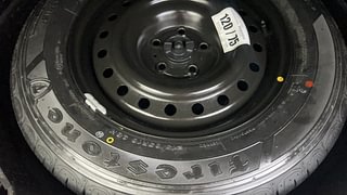 Used 2019 JEEP Compass [2017-2021] Limited (O) 2.0 Diesel Diesel Manual tyres SPARE TYRE VIEW