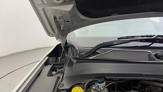 Used 2019 JEEP Compass [2017-2021] Limited (O) 2.0 Diesel Diesel Manual engine ENGINE RIGHT SIDE HINGE & APRON VIEW