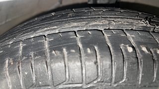 Used 2015 Hyundai i10 magna 1.1 Petrol Manual tyres RIGHT FRONT TYRE TREAD VIEW