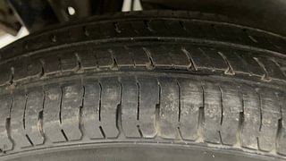 Used 2013 Maruti Suzuki Wagon R 1.0 [2013-2019] LXi CNG Petrol+cng Manual tyres RIGHT REAR TYRE TREAD VIEW