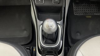 Used 2019 JEEP Compass [2017-2021] Limited (O) 2.0 Diesel Diesel Manual interior GEAR  KNOB VIEW