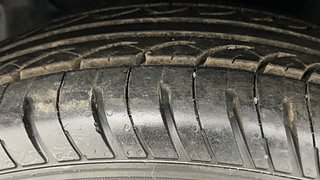 Used 2015 Hyundai Elite i20 [2014-2018] Magna 1.4 CRDI Diesel Manual tyres LEFT FRONT TYRE TREAD VIEW