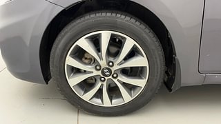 Used 2014 Hyundai Verna [2011-2015] Fluidic 1.6 VTVT SX Opt Petrol Manual tyres LEFT FRONT TYRE RIM VIEW