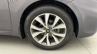 Used 2014 Hyundai Verna [2011-2015] Fluidic 1.6 VTVT SX Opt Petrol Manual tyres RIGHT FRONT TYRE RIM VIEW