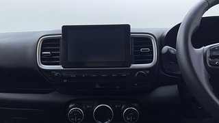 Used 2022 Hyundai Venue [2019-2022] SX 1.0  Turbo iMT Petrol Manual top_features Integrated (in-dash) music system