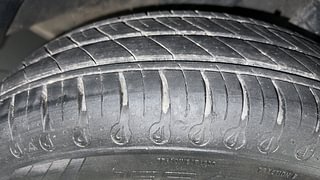 Used 2021 Renault Kwid RXL Petrol Manual tyres RIGHT FRONT TYRE TREAD VIEW