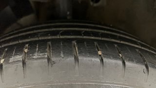 Used 2019 Maruti Suzuki Baleno [2015-2019] Zeta AT Petrol Petrol Automatic tyres LEFT FRONT TYRE TREAD VIEW