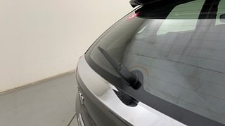 Used 2019 Maruti Suzuki Baleno [2015-2019] Zeta AT Petrol Petrol Automatic top_features Rear wiper