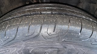 Used 2016 Hyundai Elite i20 [2014-2018] Sportz 1.2 Petrol Manual tyres RIGHT FRONT TYRE TREAD VIEW