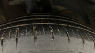 Used 2019 Maruti Suzuki Baleno [2015-2019] Zeta AT Petrol Petrol Automatic tyres RIGHT FRONT TYRE TREAD VIEW