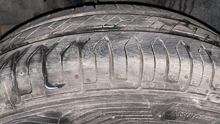 Used 2013 Maruti Suzuki Swift [2011-2017] VXi Petrol Manual tyres RIGHT REAR TYRE TREAD VIEW