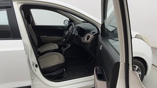 Used 2015 Hyundai Xcent [2014-2017] SX (O) Petrol Petrol Manual interior RIGHT SIDE FRONT DOOR CABIN VIEW