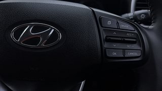 Used 2022 Hyundai Venue [2019-2022] SX 1.0  Turbo iMT Petrol Manual top_features Cruise control