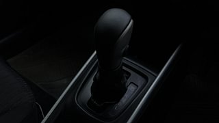 Used 2016 Maruti Suzuki Baleno [2015-2019] Zeta AT Petrol Petrol Automatic interior GEAR  KNOB VIEW