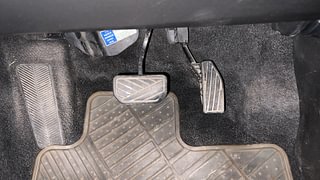 Used 2016 Maruti Suzuki Baleno [2015-2019] Zeta AT Petrol Petrol Automatic interior PEDALS VIEW