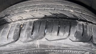 Used 2016 Maruti Suzuki Baleno [2015-2019] Zeta AT Petrol Petrol Automatic tyres RIGHT FRONT TYRE TREAD VIEW