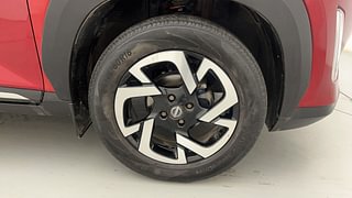 Used 2021 Nissan Magnite XV Premium Turbo CVT (O) Dual Tone Petrol Automatic tyres RIGHT FRONT TYRE RIM VIEW