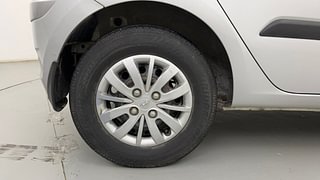 Used 2013 Hyundai i10 [2010-2016] Magna 1.2 Petrol Petrol Manual tyres RIGHT REAR TYRE RIM VIEW