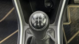 Used 2022 Maruti Suzuki S-Cross Alpha Petrol Manual interior GEAR  KNOB VIEW