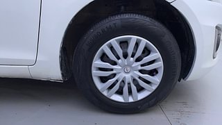 Used 2014 Maruti Suzuki Swift [2011-2017] VXi Petrol Manual tyres RIGHT FRONT TYRE RIM VIEW