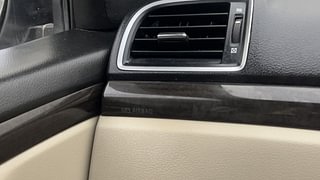 Used 2018 maruti-suzuki Ciaz Alpha Petrol AT Petrol Automatic top_features Airbags
