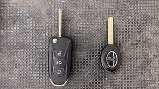 Used 2022 Tata Tiago Revotron XZ Plus Petrol Manual extra CAR KEY VIEW