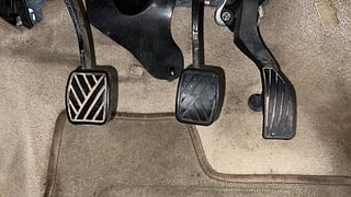 Used 2014 Maruti Suzuki Ertiga [2012-2015] Vxi Petrol Manual interior PEDALS VIEW