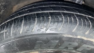 Used 2014 Maruti Suzuki Ertiga [2012-2015] Vxi Petrol Manual tyres RIGHT FRONT TYRE TREAD VIEW