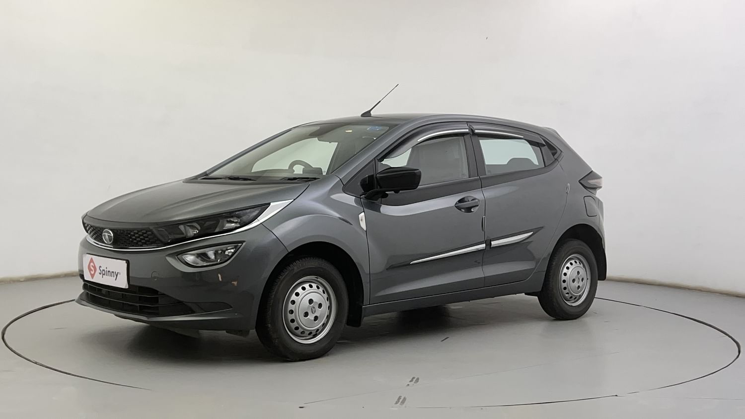 LEFT FRONT CORNER VIEW